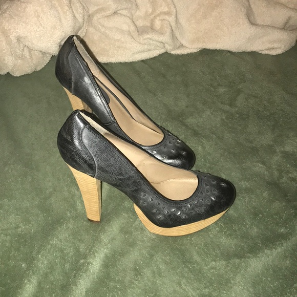 Heels - Picture 5 of 5